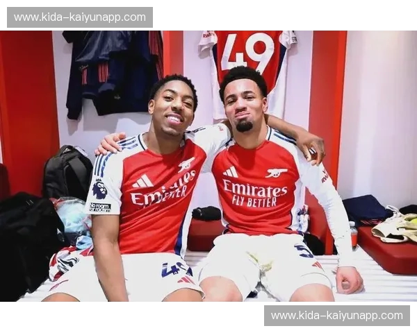 英超巅峰对决：阿森纳与莱斯特城的荣耀之战